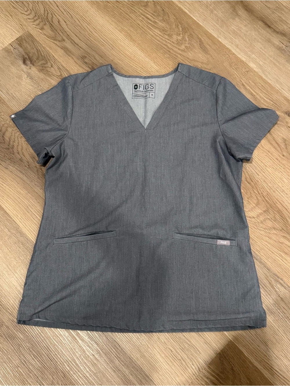 FIGS Casma Gray V-Neck Short Sleeve Scrub Top